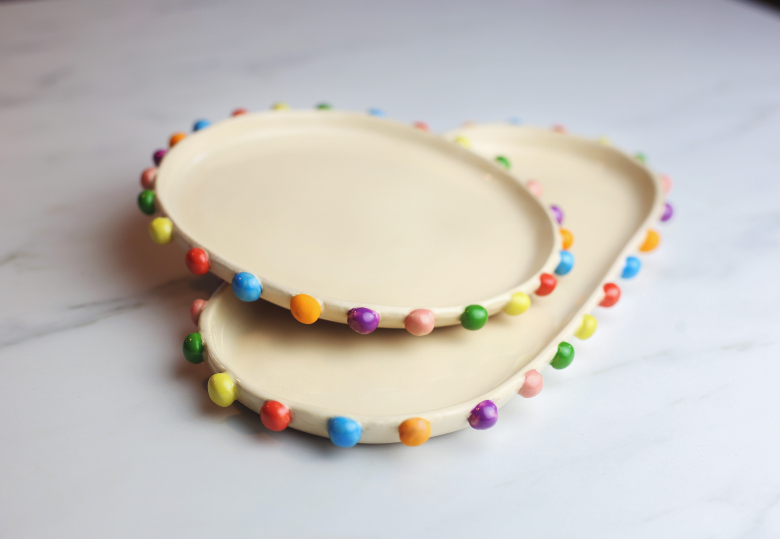 Podłużny talerz w bąbelki - obrazek 2