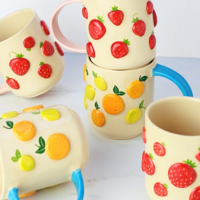 Kubek w truskawki lub cytrusy