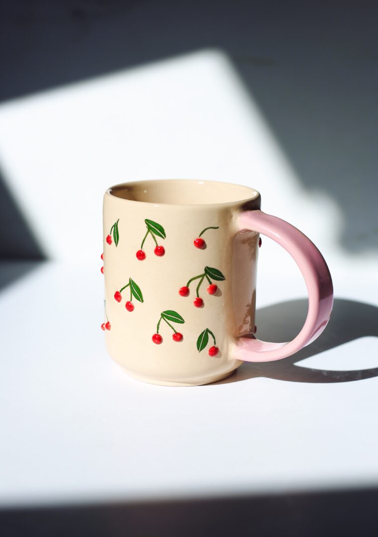 Kubek w maliny lub wiśnie - obrazek 2